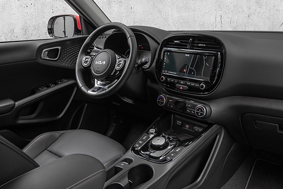 Kia e-Soul 10 of 29
