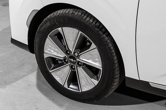 Kia e-Soul 9 of 29