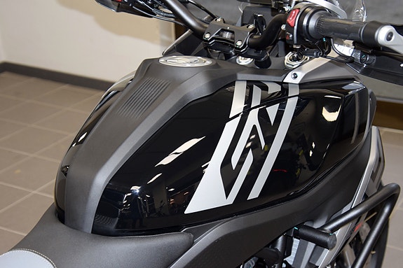 QJ Motor SRT600SX - Veskesett inkludert i prisen! 8 of 20
