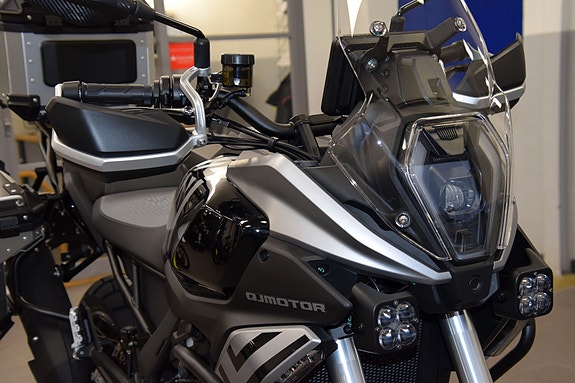 QJ Motor SRT600SX - Veskesett inkludert i prisen! 5 of 20