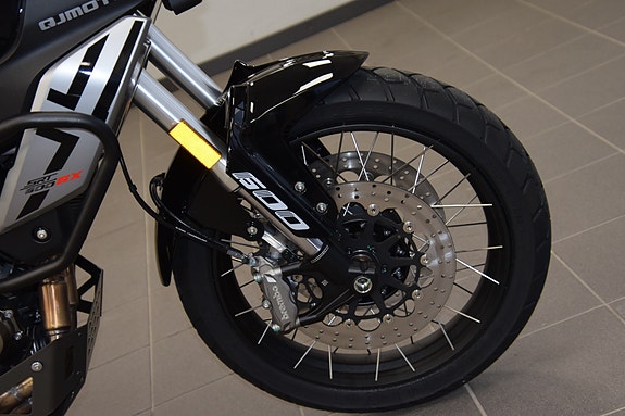 QJ Motor SRT600SX - Veskesett inkludert i prisen! 12 of 20