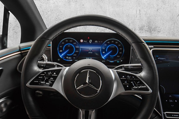 Mercedes-Benz EQE350+ 18 of 30