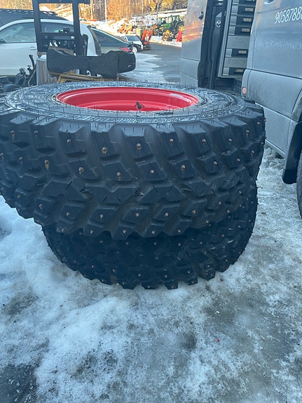 NOKIAN TRI 2 M PIGG PÅ FELG