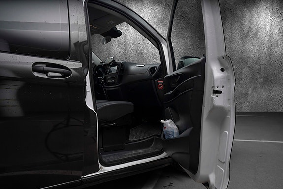 Mercedes-Benz Vito 119 23 of 24