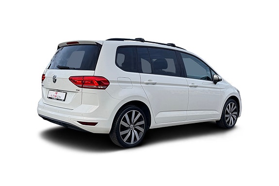 Volkswagen Touran 4 of 5