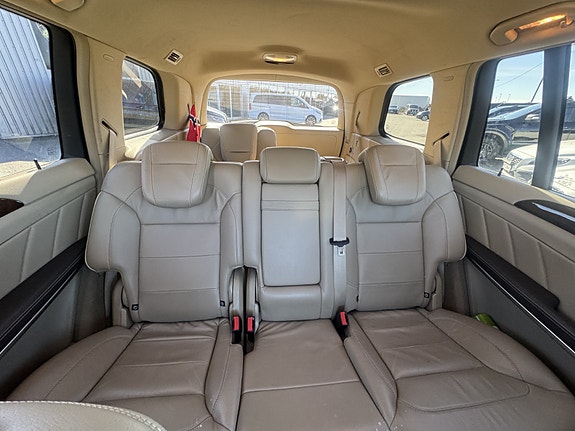 Mercedes-Benz GL350 4 of 5