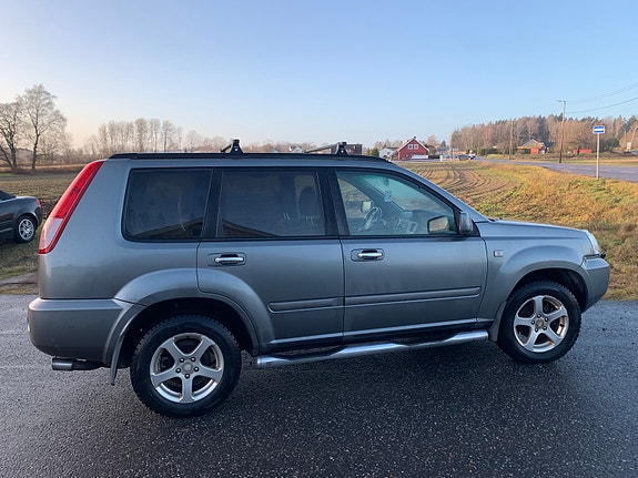 Nissan X-Trail 3 of 14