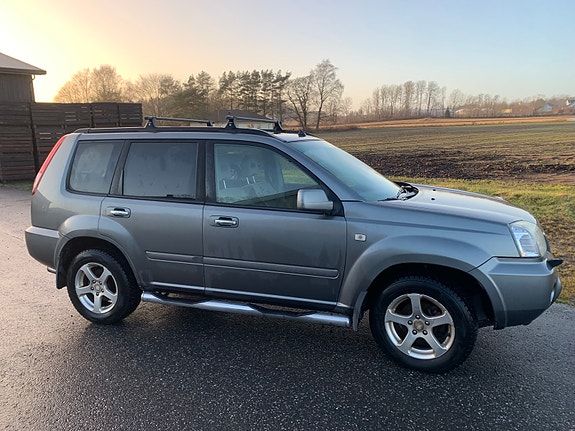 Nissan X-Trail 2 of 14