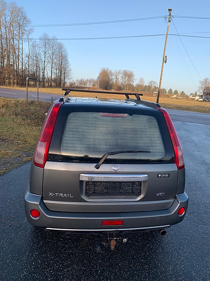 Nissan X-Trail 9 of 14
