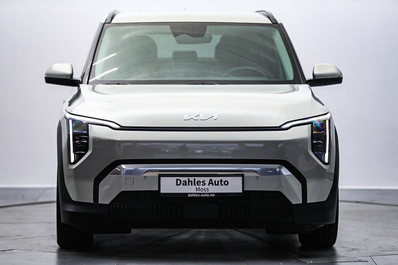 Kia EV3 3 of 5