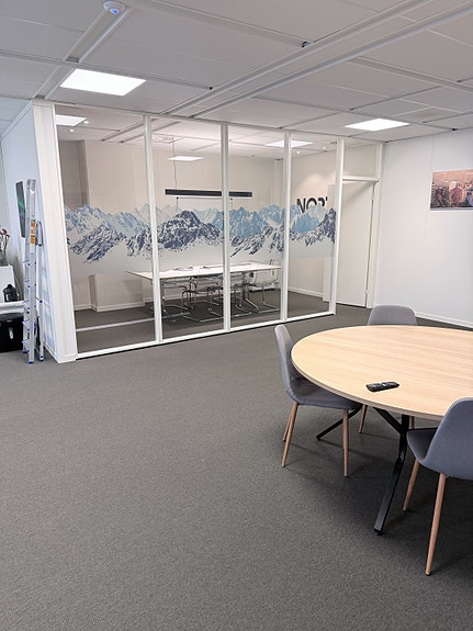 Møterom, og åpent område