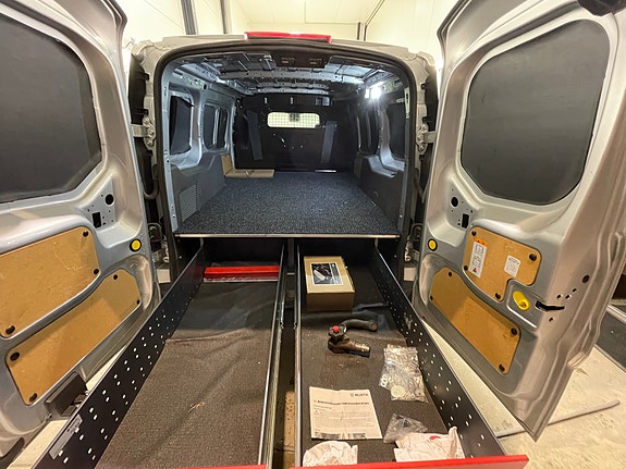 Ford Transit Connect 15 of 27