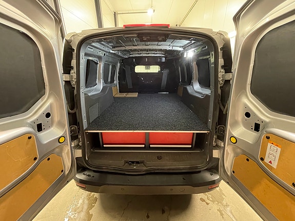 Ford Transit Connect 14 of 27