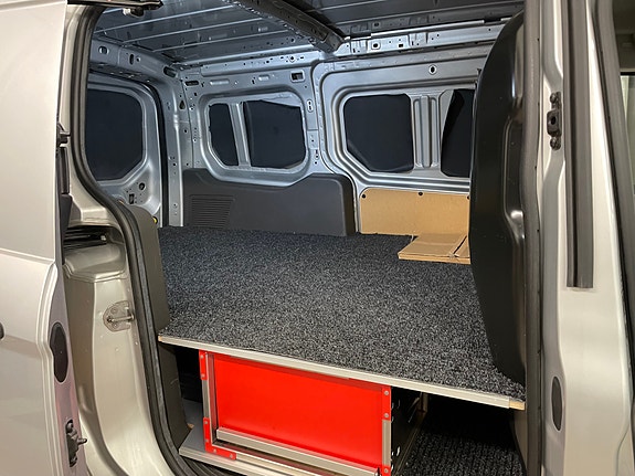 Ford Transit Connect 12 of 27