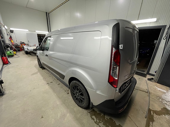 Ford Transit Connect 10 of 27