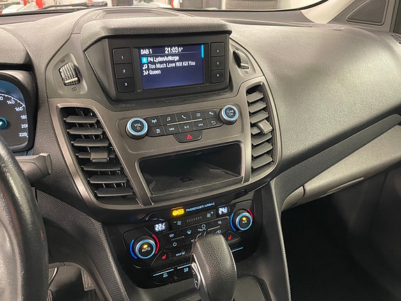Ford Transit Connect 19 of 27