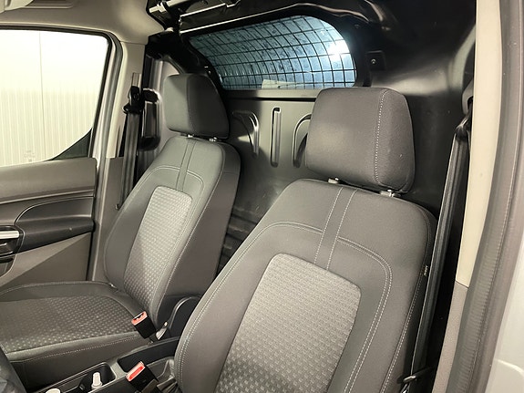 Ford Transit Connect 23 of 27