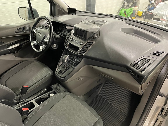 Ford Transit Connect 13 of 27
