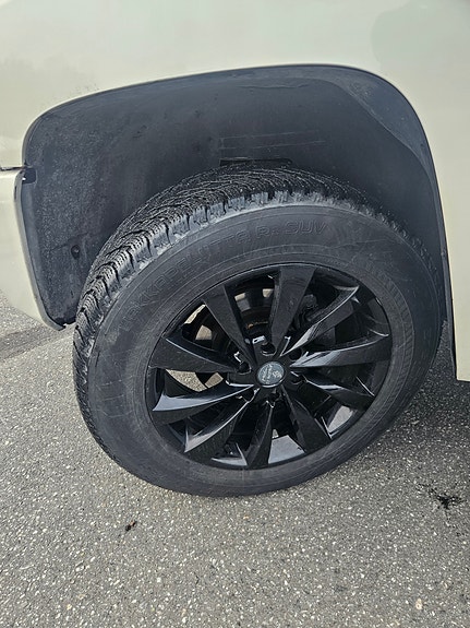 Chevrolet Silverado 4 of 5