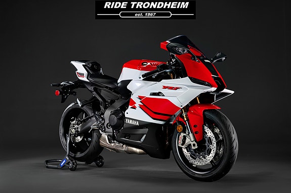 Yamaha R9 Vinneren av Super Sport klassen! 2 of 5