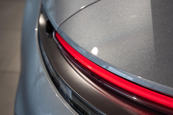 Porsche 911 Carrera 4 GTS 10 of 30