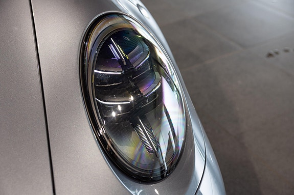 Porsche 911 Carrera 4 GTS 9 of 30