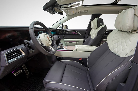 Hongqi E-HS9 12 hos Sommerseth