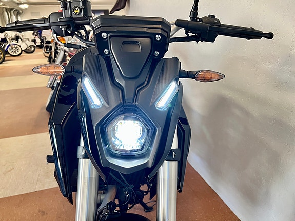 VOGE 125R 13 of 15