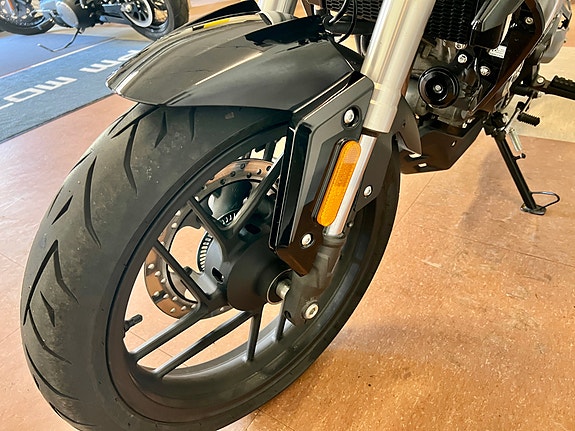 VOGE 125R 14 of 15