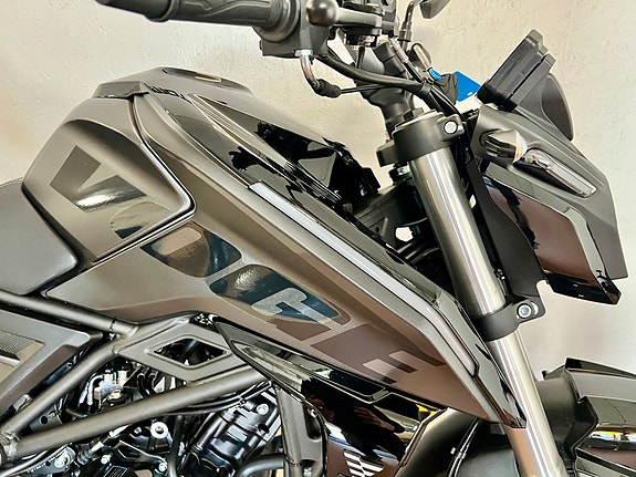 VOGE 125R 3 of 15