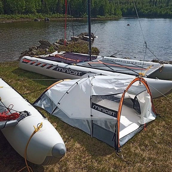 Minicatamaran Explorer 520 5 of 5