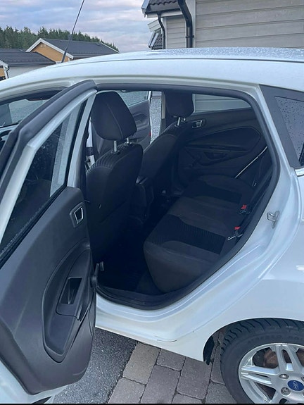 Ford Fiesta 10 of 11
