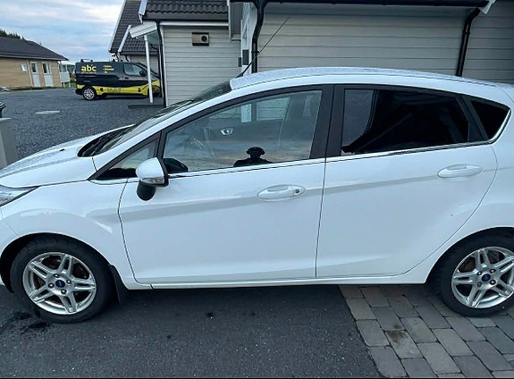 Ford Fiesta 4 of 11