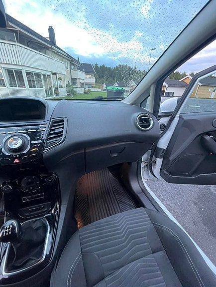 Ford Fiesta 9 of 11
