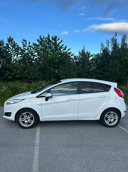 Ford Fiesta 9 of 11