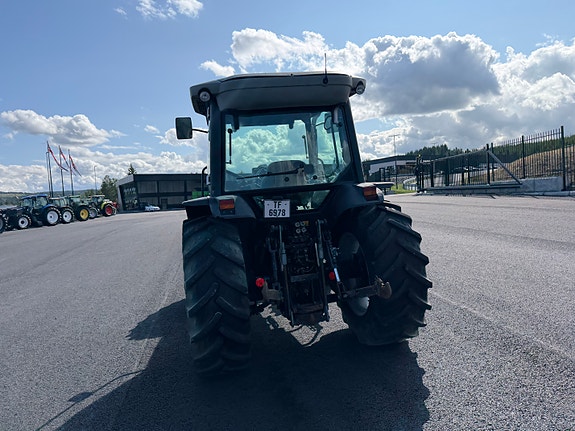 Massey Ferguson 2430 10 of 30