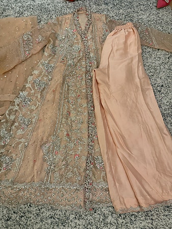 Designer wear pakistansk klær