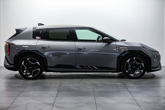 Kia EV4 12 of 30
