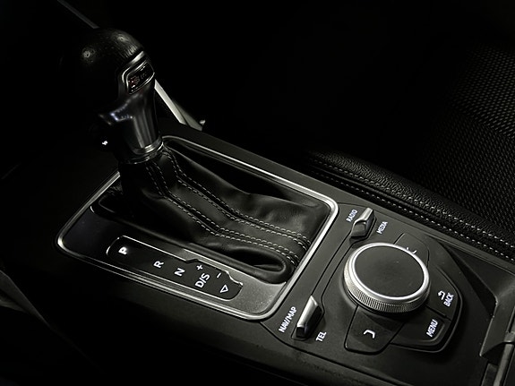 Audi Q2 25 of 30