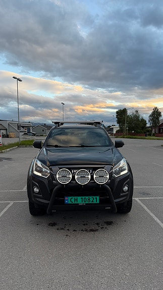 Isuzu D-max 2 of 5
