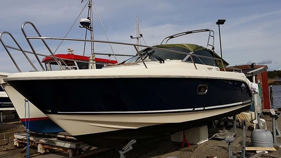 Aquador 23 WA 4 of 5