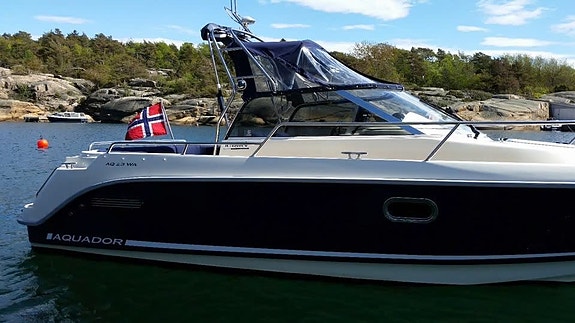 Aquador 23 WA 2 of 5