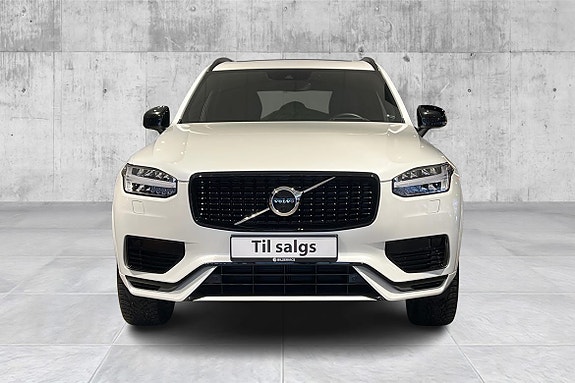 Volvo XC90 2 of 5