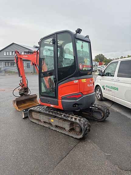 Kubota U27