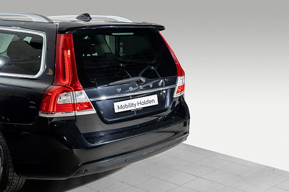 Volvo V70 11 of 30