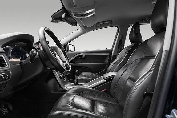 Volvo V70 19 of 30
