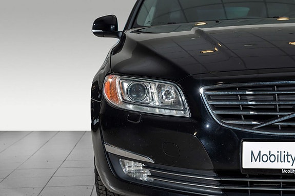 Volvo V70 14 of 30
