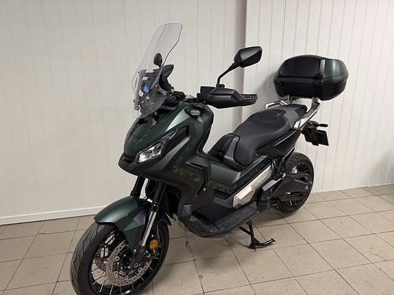 Honda X-ADV 2 of 5