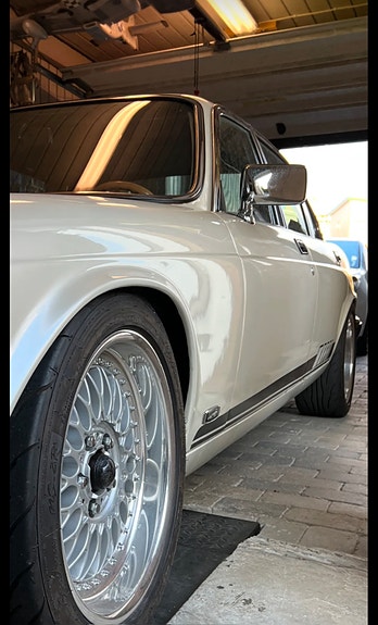 Jaguar XJ 16 of 23