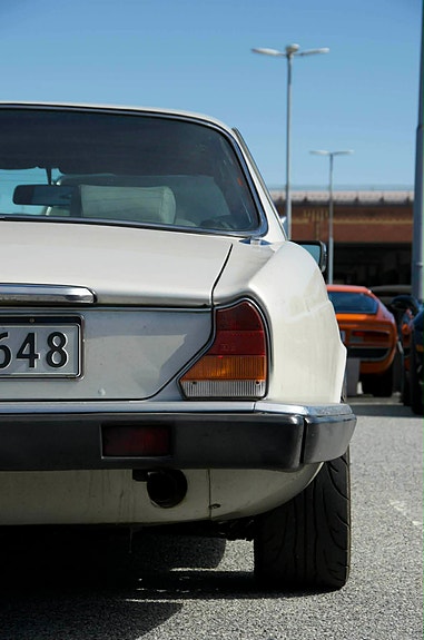 Jaguar XJ 9 of 23